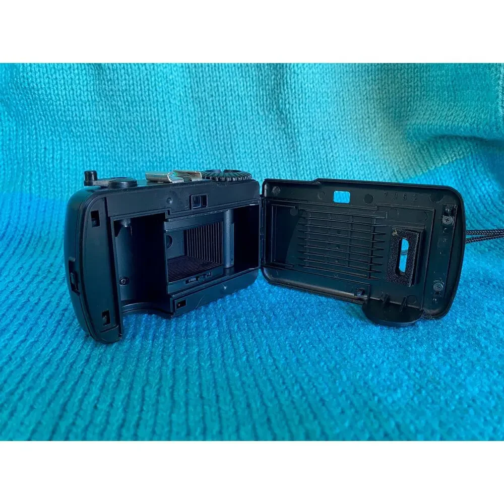 Vivitar Eco35H Focus Free Film Camera